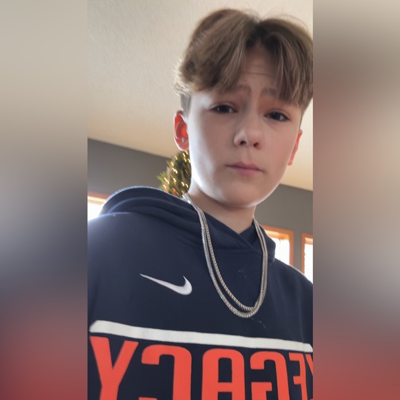 Meet your Posher, Aaron - Picture 2 of 5